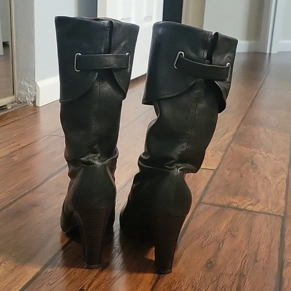 Heeled boot - Picture 2 of 5